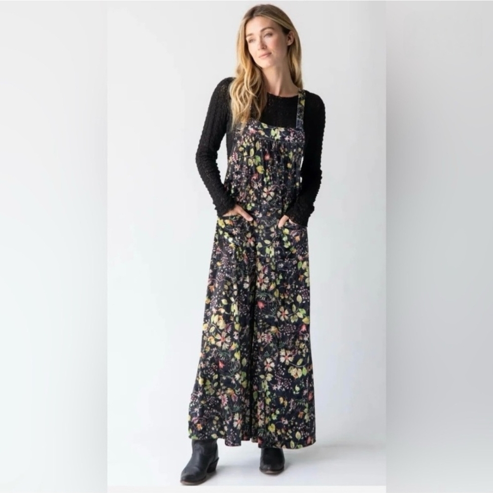 NATURAL LIFE Dakota Velvet Floral Jumpsuit